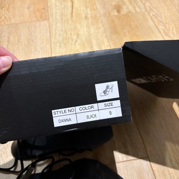 Fashion Nova Never Look Back Strappy Heels Black Size 9 Open Toe - Picture 5 of 5
